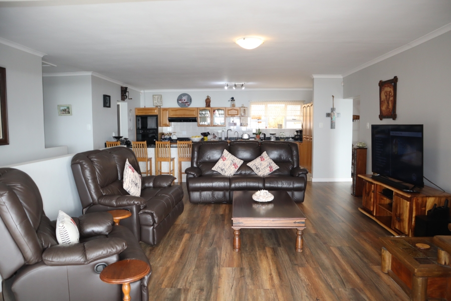 3 Bedroom Property for Sale in Wavecrest Eastern Cape